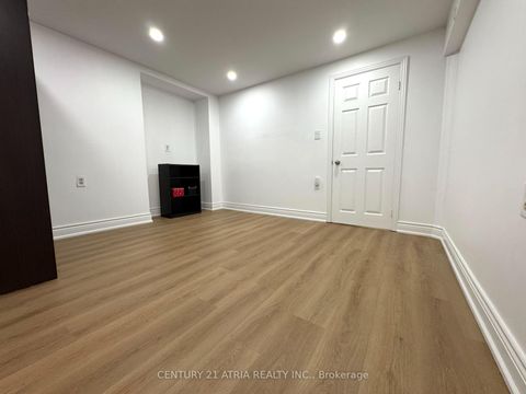 Photo 30 at 15 Timpson Drive, Aurora Highlands, Aurora