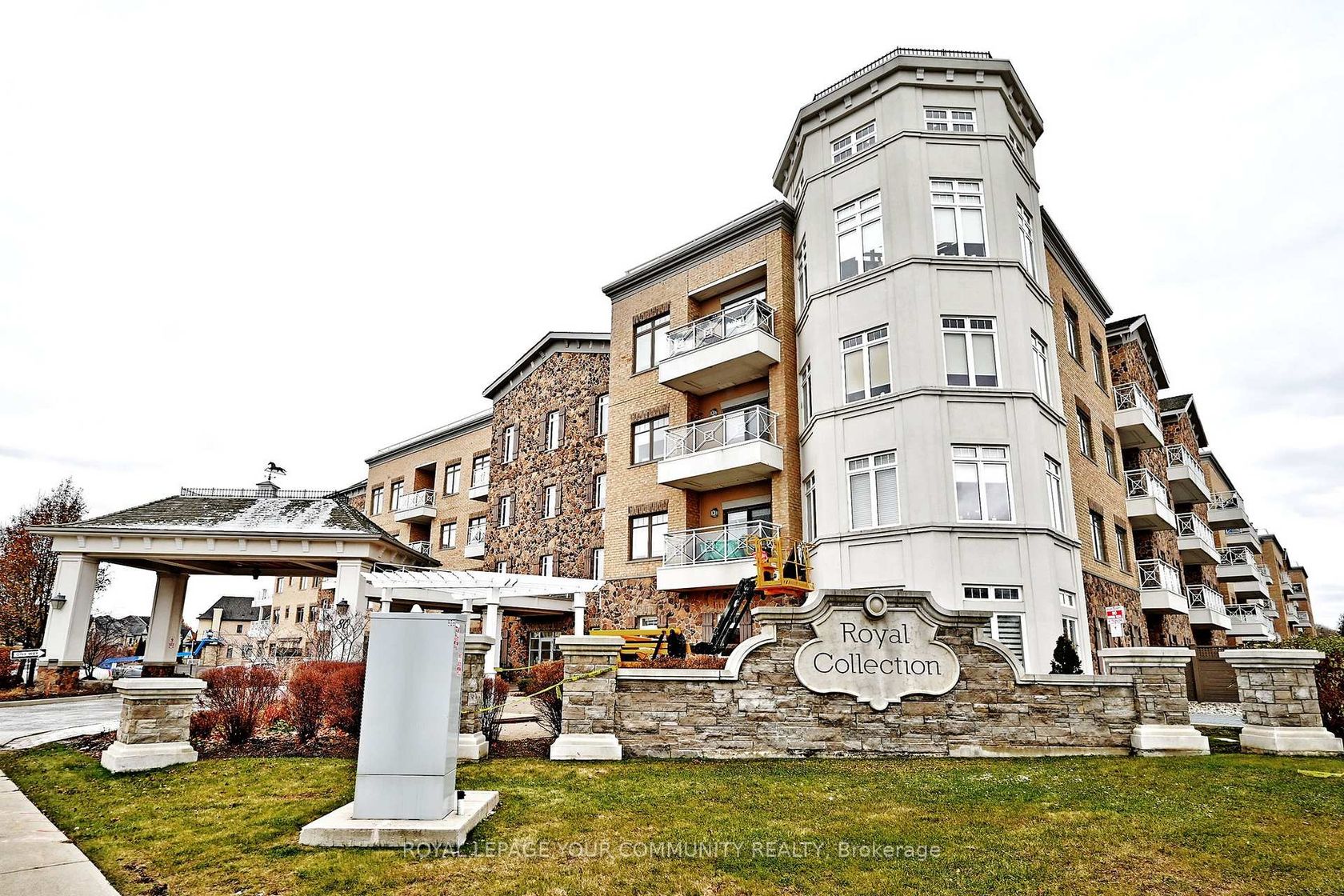 416 - 80 Burns Boulevard, King City, King 