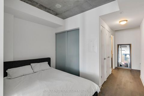 Photo 12 at 523 - 560 King Street W, Waterfront Communities C1, Toronto