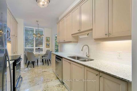 Photo 14 at 113 - 25 Earlington Avenue, Kingsway South, Toronto