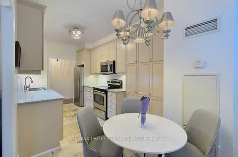 Photo 17 at 113 - 25 Earlington Avenue, Kingsway South, Toronto