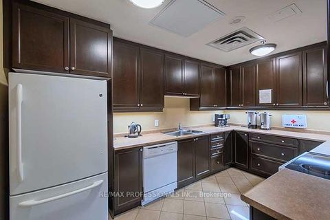 Photo 35 at 113 - 25 Earlington Avenue, Kingsway South, Toronto