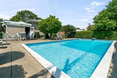 Photo 4 at 70 Frost Street, Kipling, Toronto