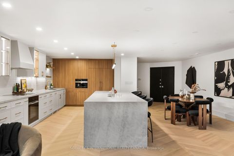 Photo 17 at 1009 - 110 Bloor Street W, Annex, Toronto