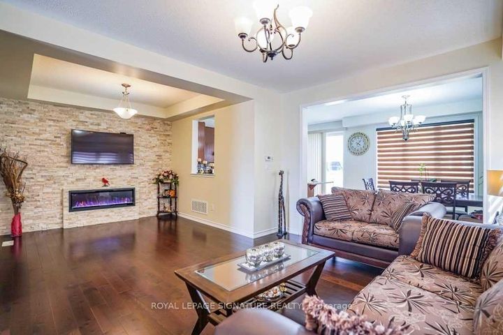 Photo 2 at 171 Buick Boulevard, Northwest Brampton, Brampton