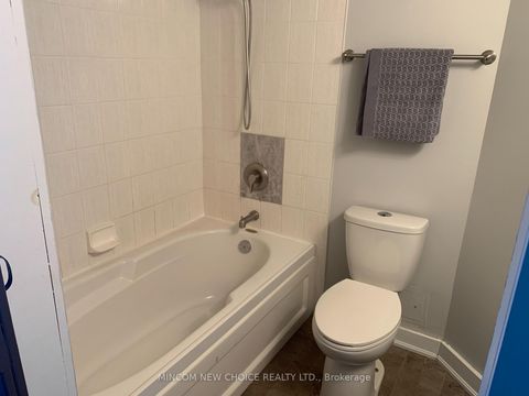 Photo 20 at 511 - 140 Dunlop Street E, City Centre, Barrie