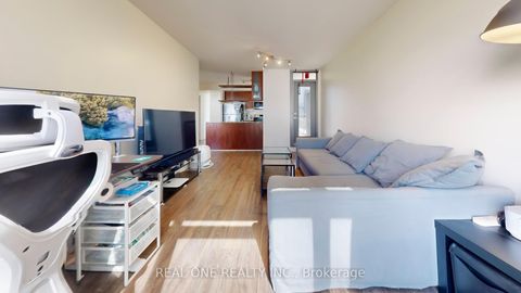 Photo 10 at 307 - 5 Mariner Terrace, Waterfront Communities C1, Toronto