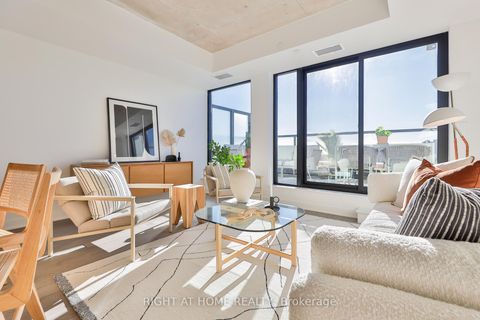 Photo 3 at 604 - 2720 Dundas Street W, Junction Area, Toronto