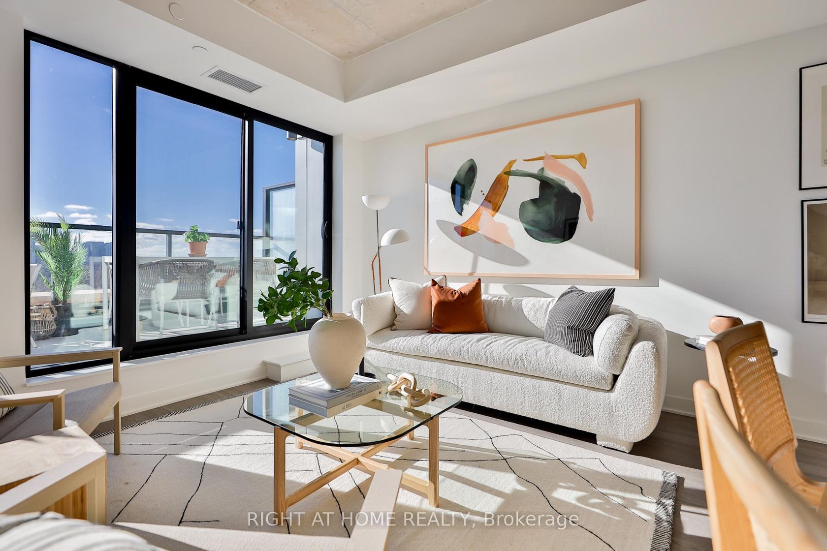 604 - 2720 Dundas Street W, Junction Area, Toronto 