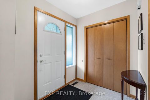 Photo 2 at 28 Aviemore Drive, Humber Summit, Toronto