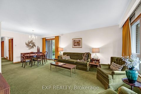 Photo 3 at 28 Aviemore Drive, Humber Summit, Toronto