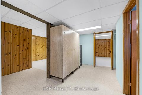 Photo 31 at 28 Aviemore Drive, Humber Summit, Toronto