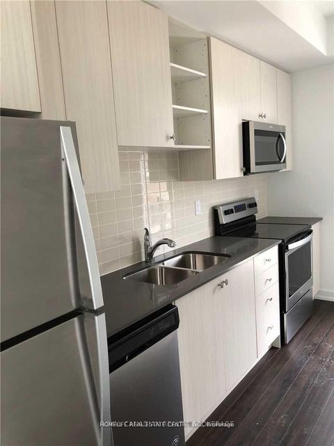 Photo 14 at 21 Beliveau Street, Vaughan Grove, Vaughan