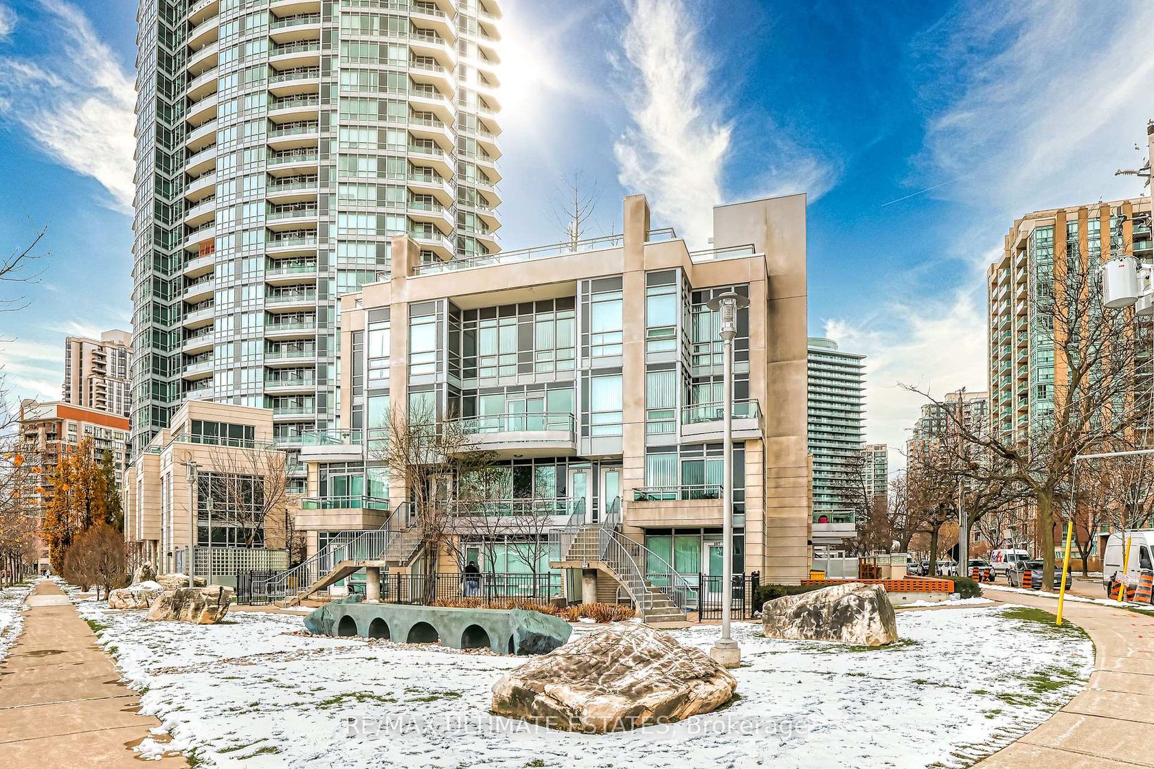 114 - 31 Olive Avenue, Willowdale East, Toronto 