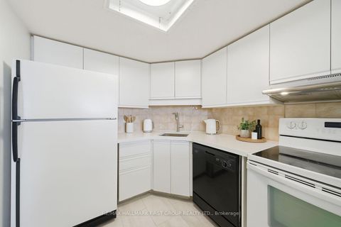 Photo 7 at 908 - 150 Alton Towers Circle, Milliken, Toronto