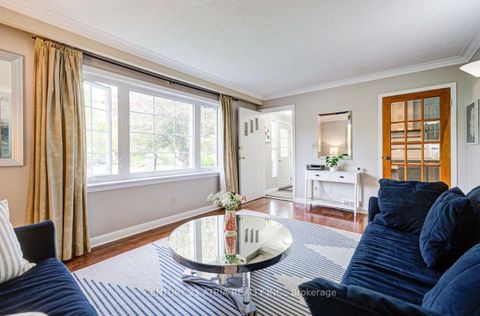 Photo 2 at 223 Willowdale Avenue, Willowdale East, Toronto