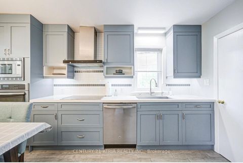 Photo 4 at 223 Willowdale Avenue, Willowdale East, Toronto