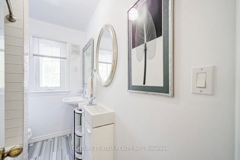 Photo 9 at 223 Willowdale Avenue, Willowdale East, Toronto