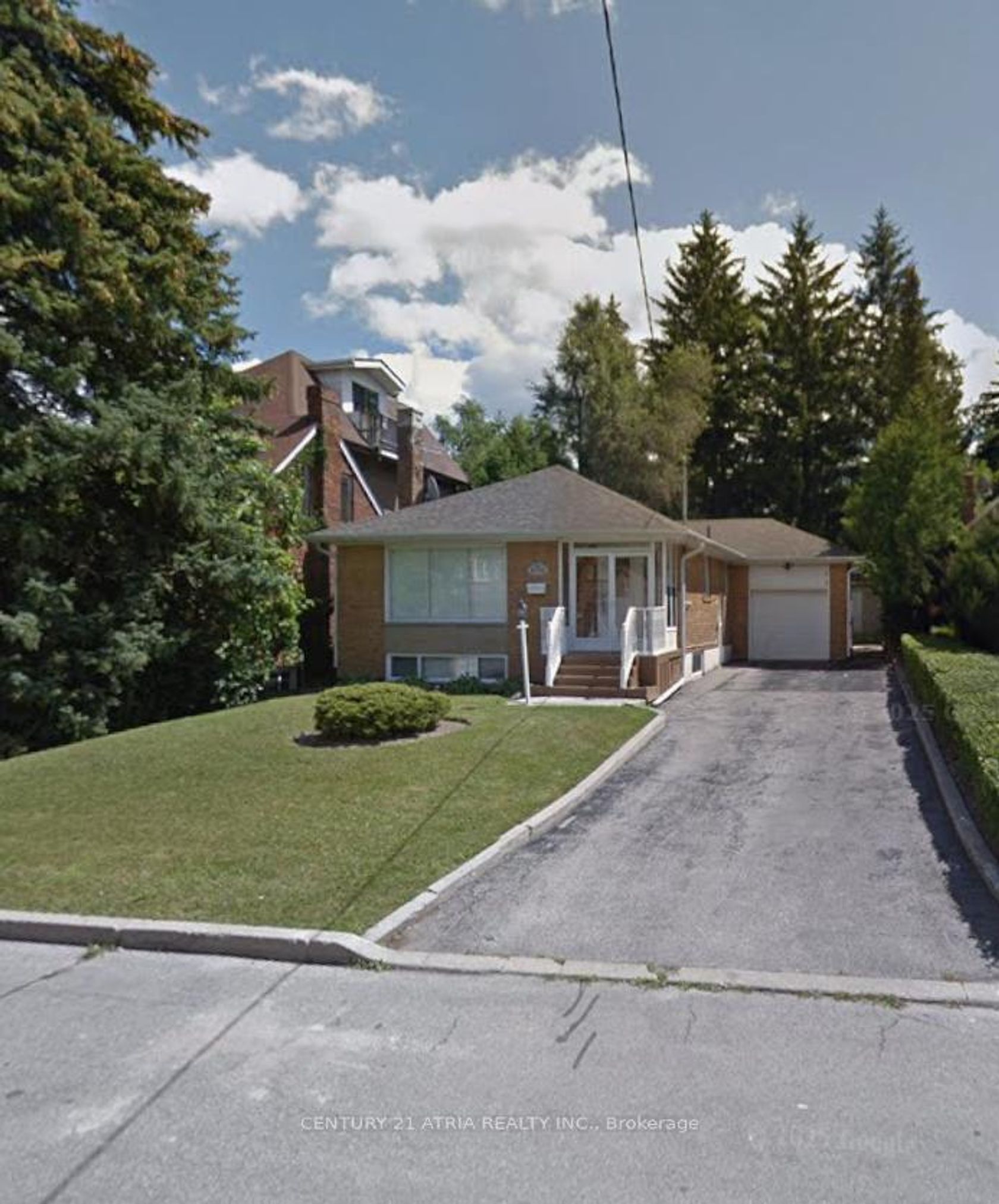 223 Hillcrest Avenue, Willowdale East, Toronto 