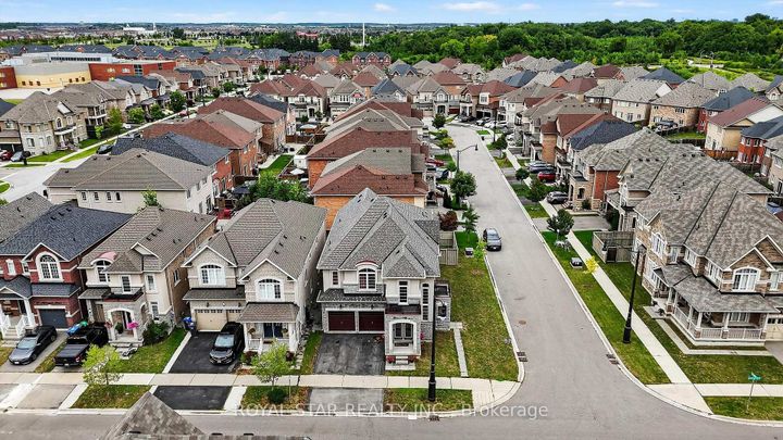 Photo 2 at 61 Aldersgate Drive, Northwest Brampton, Brampton