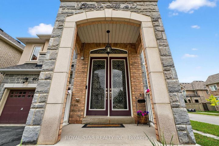 Photo 5 at 61 Aldersgate Drive, Northwest Brampton, Brampton