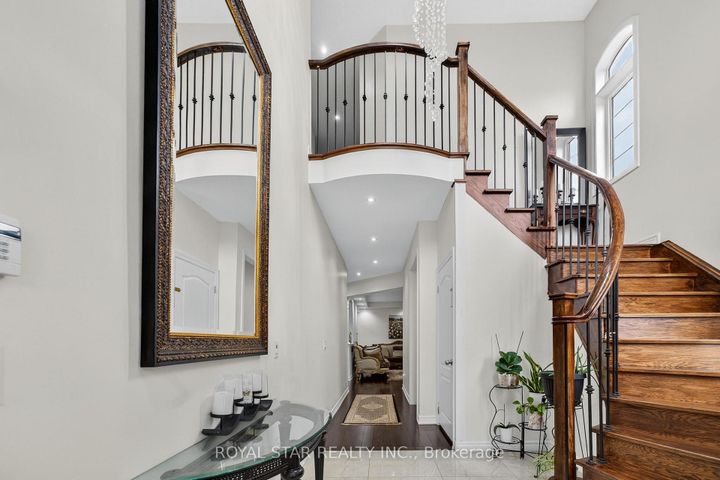 Photo 6 at 61 Aldersgate Drive, Northwest Brampton, Brampton