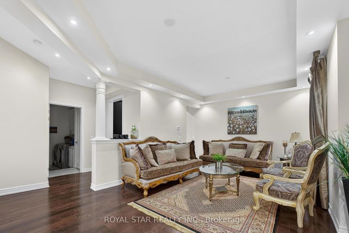 Photo 13 at 61 Aldersgate Drive, Northwest Brampton, Brampton