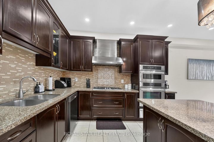 Photo 16 at 61 Aldersgate Drive, Northwest Brampton, Brampton