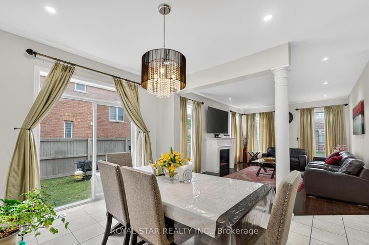 Photo 19 at 61 Aldersgate Drive, Northwest Brampton, Brampton