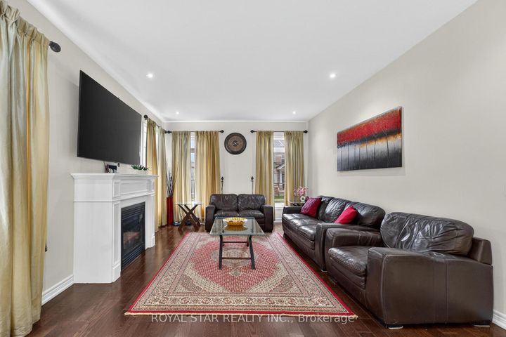 Photo 20 at 61 Aldersgate Drive, Northwest Brampton, Brampton