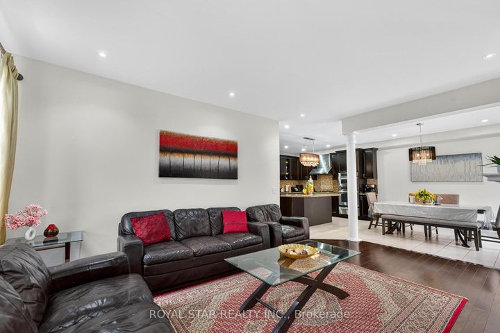 Photo 22 at 61 Aldersgate Drive, Northwest Brampton, Brampton