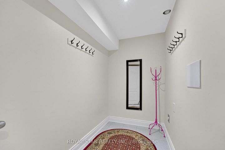 Photo 28 at 61 Aldersgate Drive, Northwest Brampton, Brampton