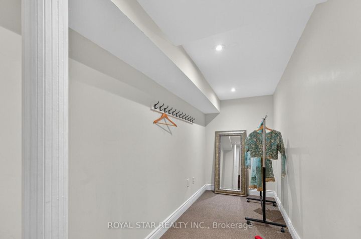 Photo 30 at 61 Aldersgate Drive, Northwest Brampton, Brampton