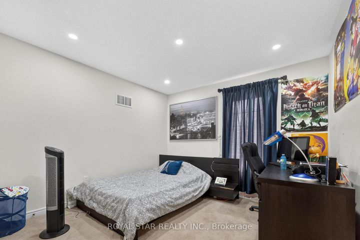 Photo 38 at 61 Aldersgate Drive, Northwest Brampton, Brampton