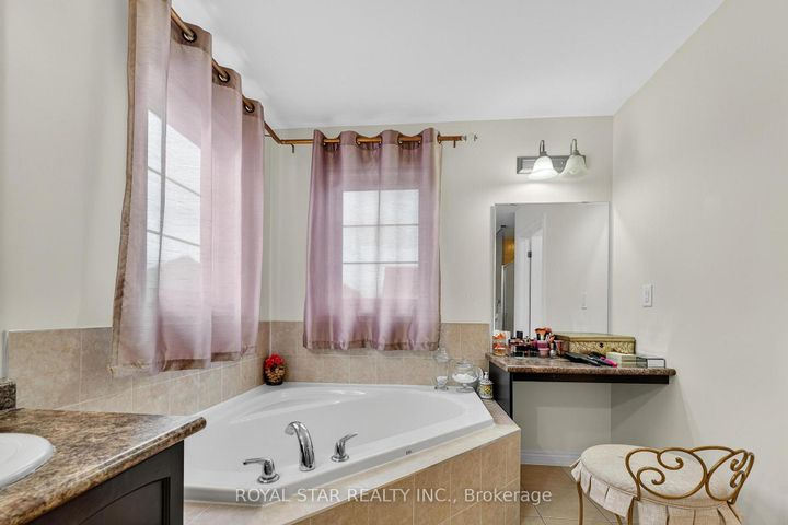 Photo 43 at 61 Aldersgate Drive, Northwest Brampton, Brampton