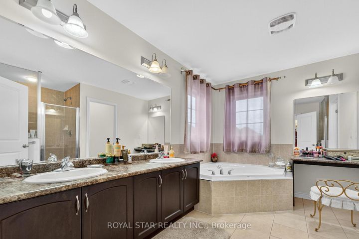 Photo 45 at 61 Aldersgate Drive, Northwest Brampton, Brampton