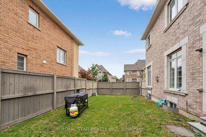 Photo 48 at 61 Aldersgate Drive, Northwest Brampton, Brampton