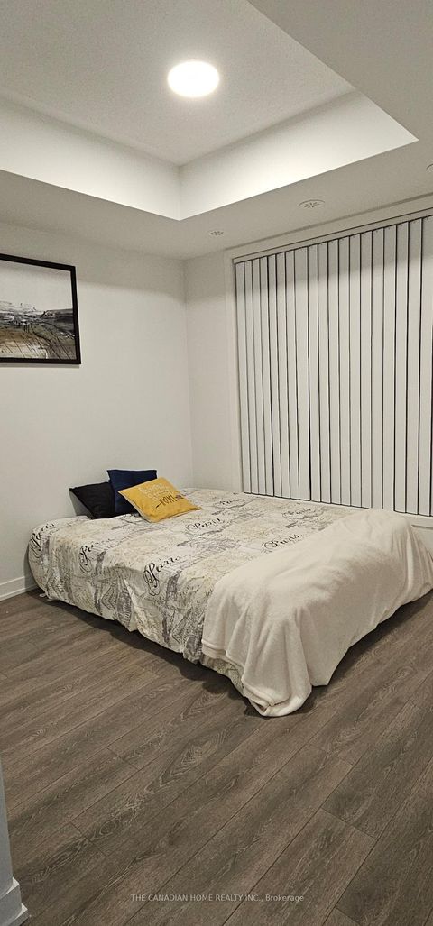Photo 5 at 401 - 160 Canon Jackson Drive, Greenbrook, Toronto