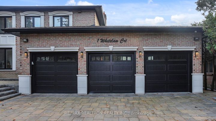 Photo 1 at 1 Whitelaw Court, Grandview, Markham