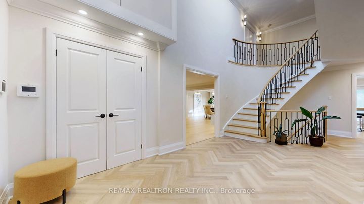 Photo 5 at 1 Whitelaw Court, Grandview, Markham