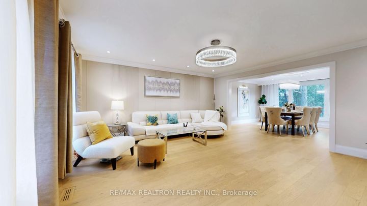 Photo 7 at 1 Whitelaw Court, Grandview, Markham