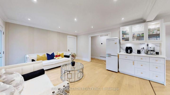 Photo 14 at 1 Whitelaw Court, Grandview, Markham