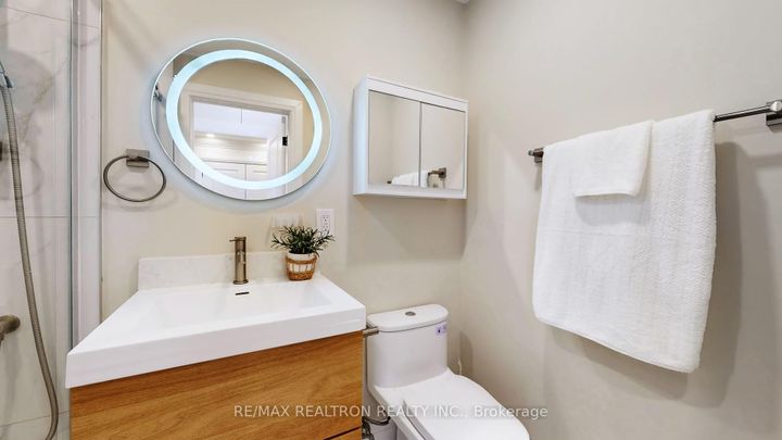 Photo 22 at 1 Whitelaw Court, Grandview, Markham