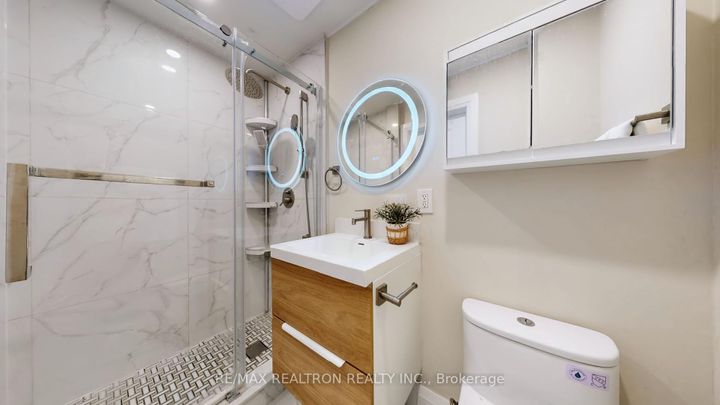 Photo 23 at 1 Whitelaw Court, Grandview, Markham