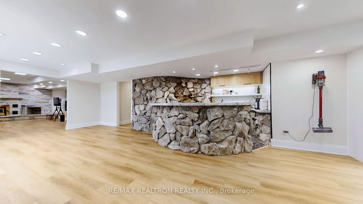 Photo 43 at 1 Whitelaw Court, Grandview, Markham