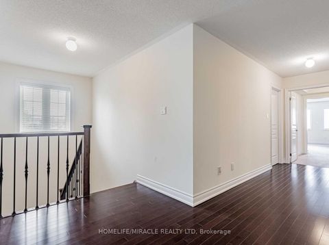 Photo 6 at 170 Maxwell Street, Bathurst Manor, Toronto