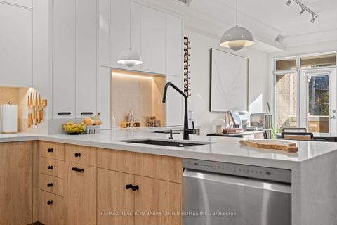 Photo 14 at 201 - 336 Davenport Road, Annex, Toronto