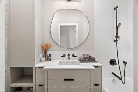 Photo 19 at 201 - 336 Davenport Road, Annex, Toronto