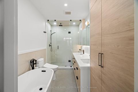 Photo 24 at 201 - 336 Davenport Road, Annex, Toronto