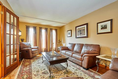 Photo 4 at 4 Camor Court, Highland Creek, Toronto